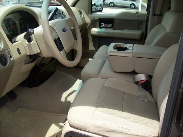 2005 Ford F150 SL Short Bed 2WD