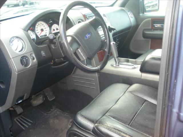 2005 Ford F150 4WD Crew Cab 143.5 LS 4x4 Truck