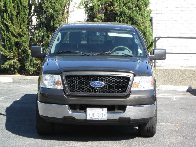 2005 Ford F150 SL Short Bed 2WD