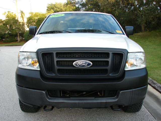 2005 Ford F150 LT Crew Cab