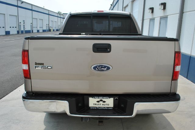 2005 Ford F150 XLT Supercrew Short Bed 2WD