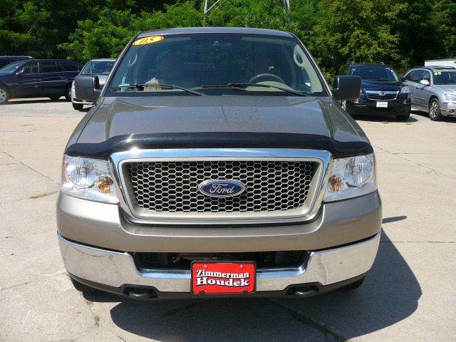2005 Ford F150 XL 2WD Reg Cab