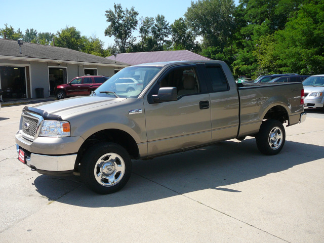 2005 Ford F150 XL 2WD Reg Cab