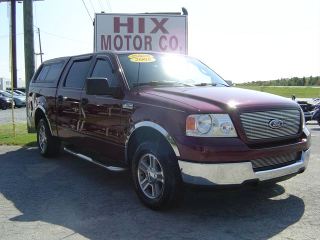 2005 Ford F150 SL Short Bed 2WD