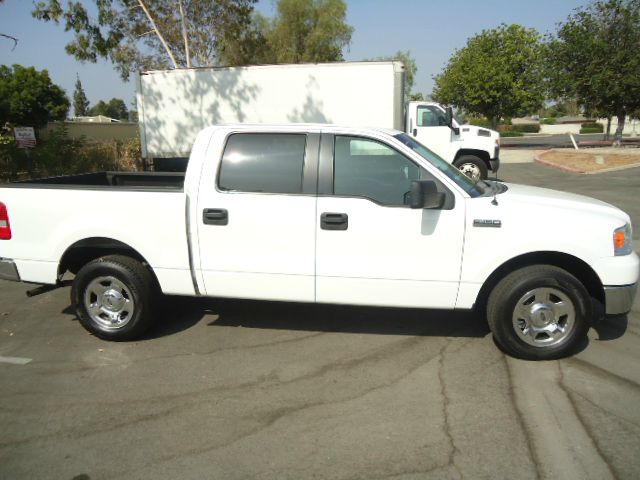 2006 Ford F150 SL Short Bed 2WD