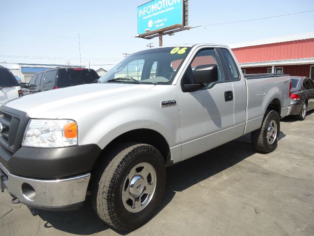 2006 Ford F150 Crew Cab Short Box 2-wheel Drive SLE