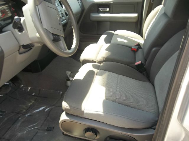 2006 Ford F150 SL Short Bed 2WD