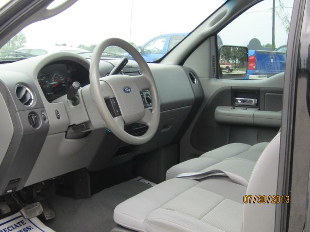 2006 Ford F150 XL 2WD Reg Cab