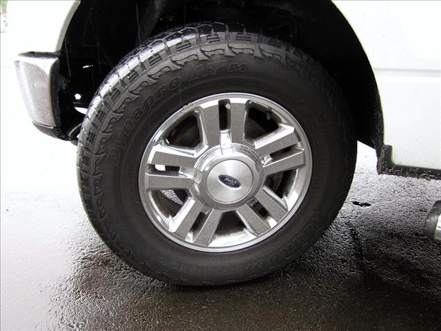 2006 Ford F150 4dr Sdn Touring Signature RWD