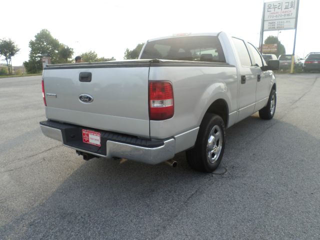 2006 Ford F150 SL Short Bed 2WD