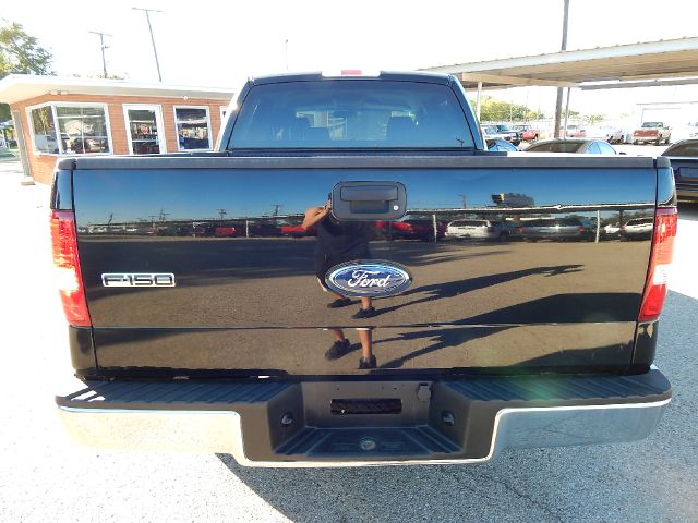 2006 Ford F150 SL Short Bed 2WD