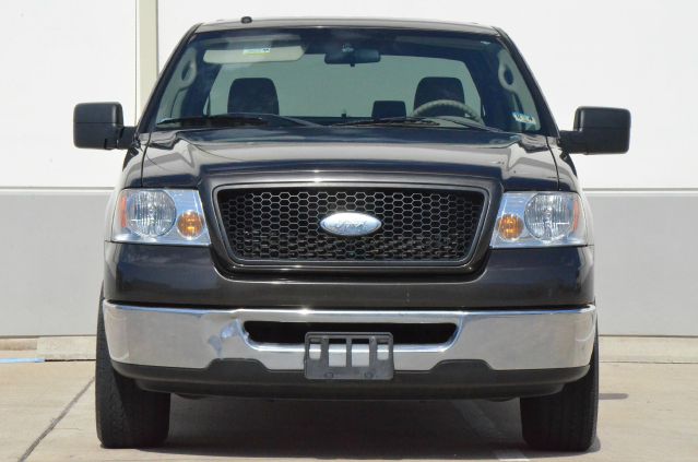 2006 Ford F150 SL Short Bed 2WD