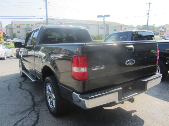 2006 Ford F150 XL 2WD Reg Cab