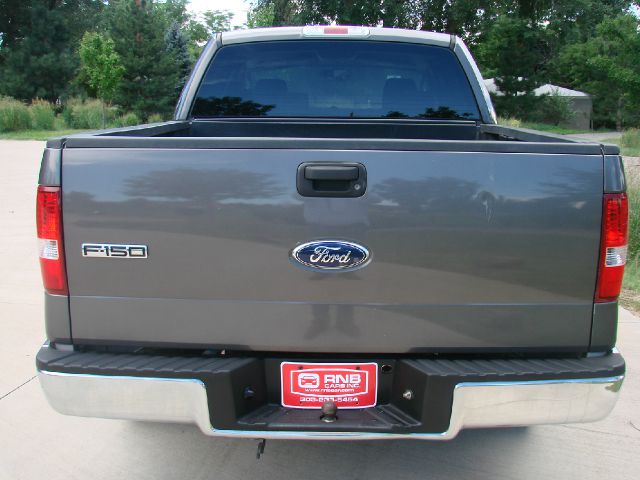 2006 Ford F150 SL Short Bed 2WD