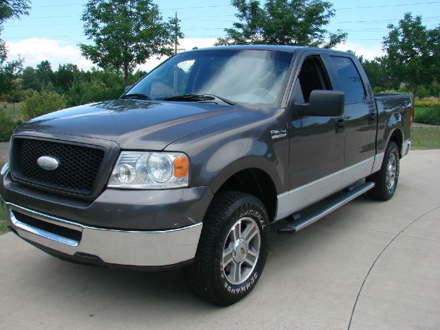 2006 Ford F150 SL Short Bed 2WD