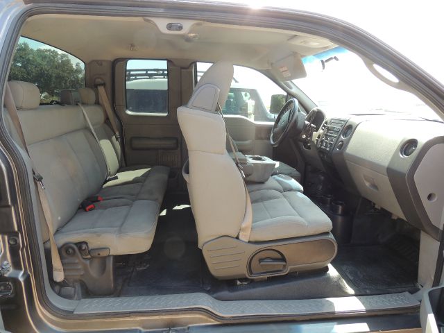 2006 Ford F150 XL 2WD Reg Cab