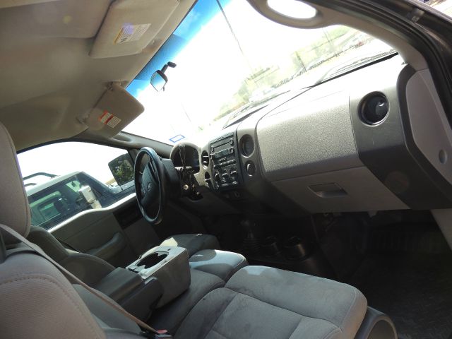 2006 Ford F150 XL 2WD Reg Cab