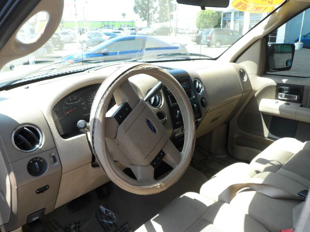 2006 Ford F150 SL Short Bed 2WD