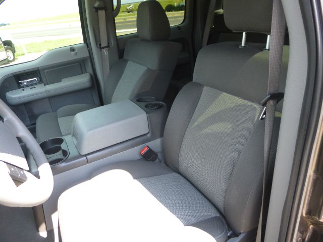 2006 Ford F150 SL Short Bed 2WD