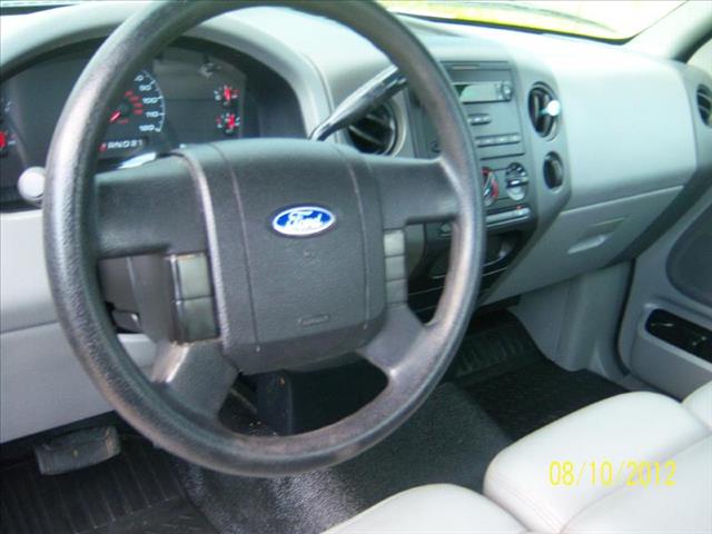 2006 Ford F150 Crew Cab Short Box 2-wheel Drive SLE