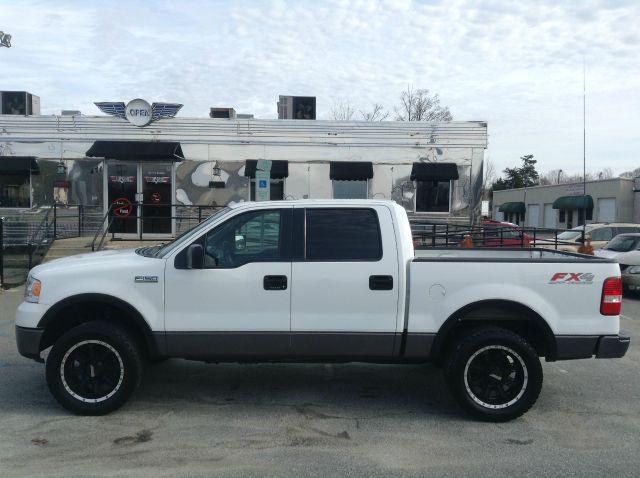 2006 Ford F150 2.4T A SR 4dr Sdn Auto W/sunro
