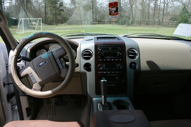 2006 Ford F150 4dr Sdn LE V6 Auto