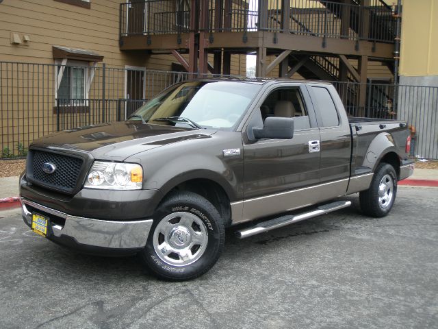 2006 Ford F150 SLE 5.3L V8 4WD 9 Passenger ABS TC