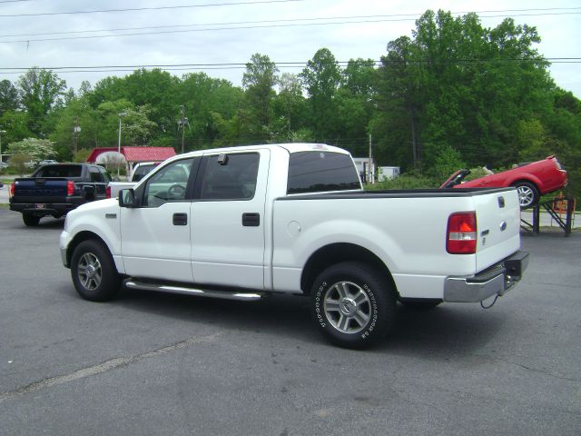 2006 Ford F150 SL Short Bed 2WD