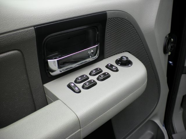 2006 Ford F150 XL 2WD Reg Cab