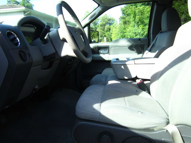 2006 Ford F150 XL 2WD Reg Cab