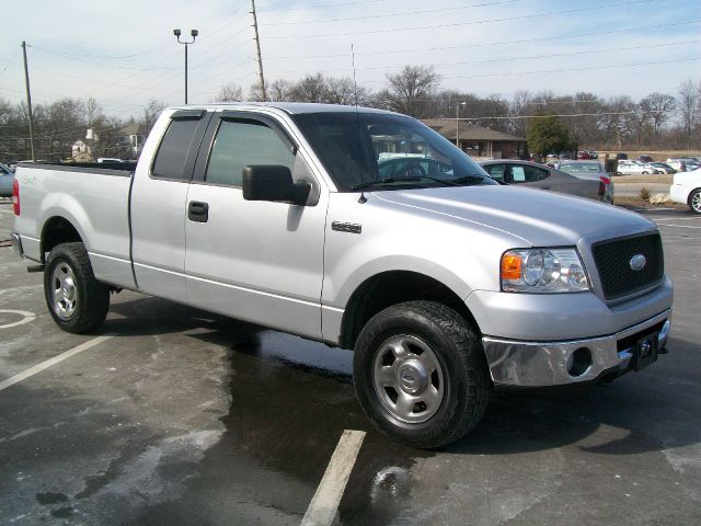 2006 Ford F150 XL 2WD Reg Cab
