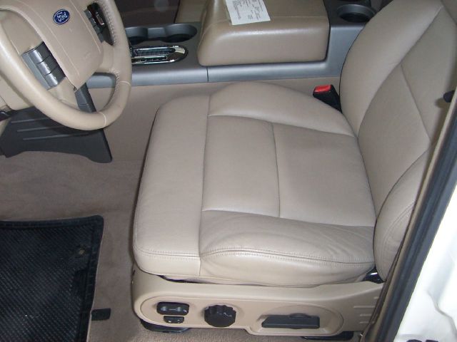 2007 Ford F150 Club Cab 131 WB