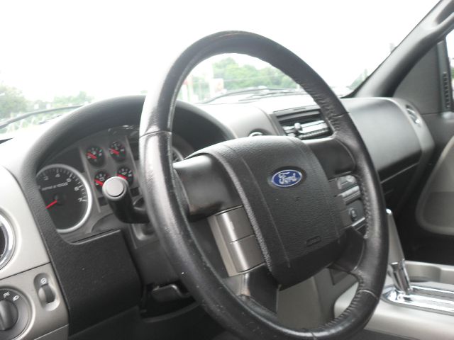 2007 Ford F150 SL Short Bed 2WD