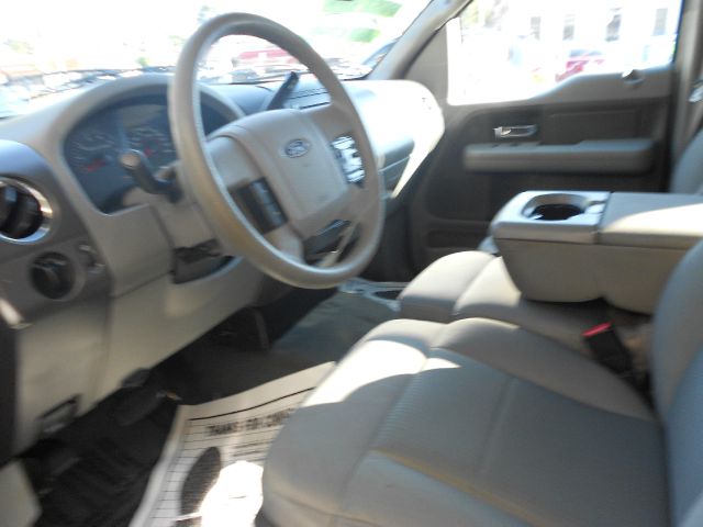 2007 Ford F150 SL Short Bed 2WD