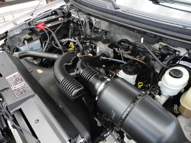 2008 Ford F150 4DR SDN CVT 3.5 SE W/roof