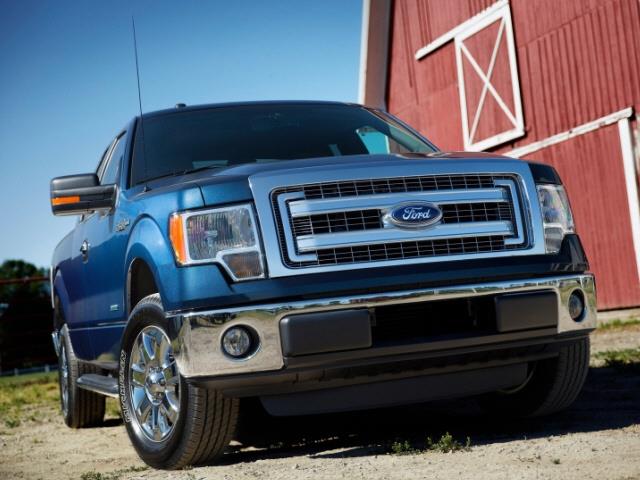 2013 Ford F150 Quad Cab 140.5 WB 4WD SLT