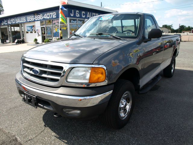 2004 Ford F150 Heritage Crew Cab Short Box 2-wheel Drive SLE