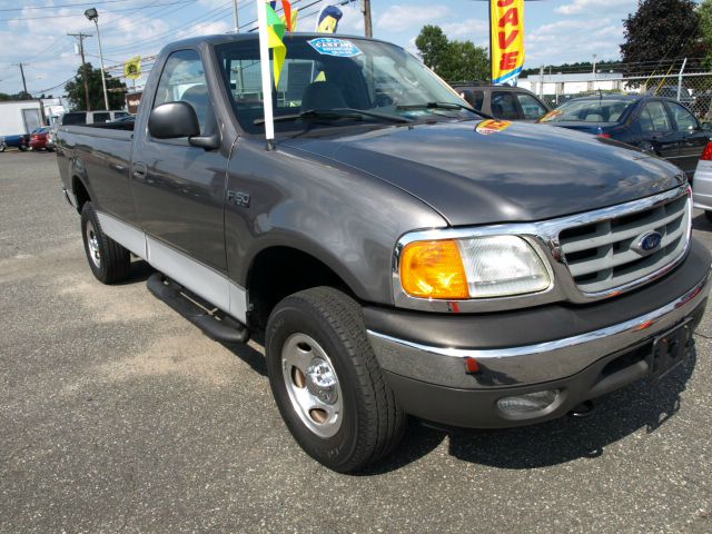 2004 Ford F150 Heritage Crew Cab Short Box 2-wheel Drive SLE