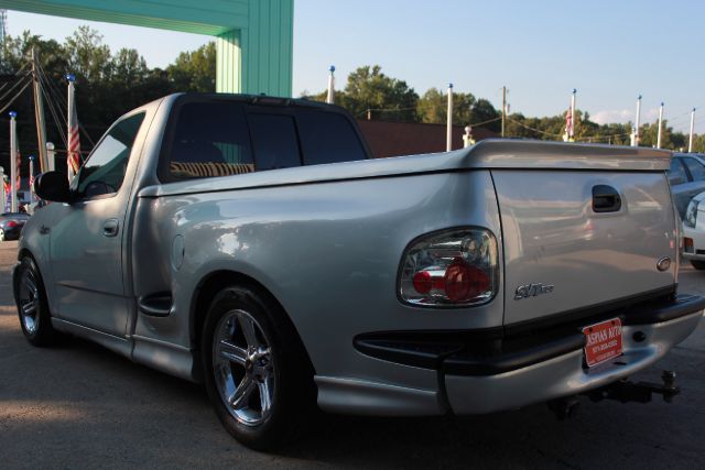 2004 Ford F150 Heritage 4dr 4-cyl (natl) SUV