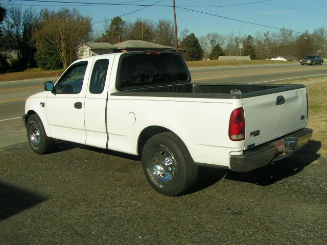 2004 Ford F150 Heritage SLE- 4X4