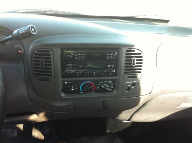 2004 Ford F150 Heritage 2.4 LX