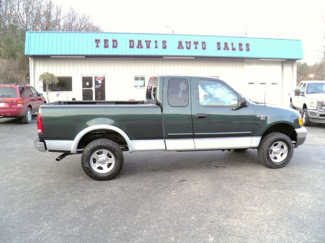 2004 Ford F150 Heritage XL 2WD Reg Cab