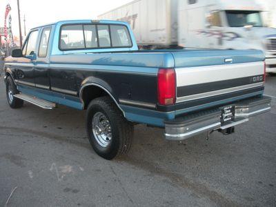 1993 Ford F250 LT Extended,8 FOOT BOX