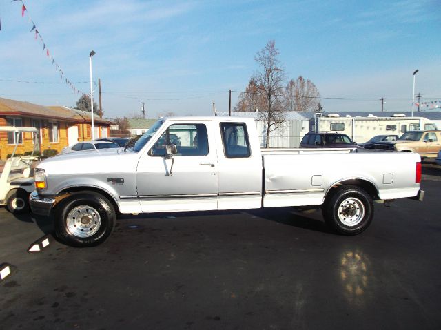 1996 Ford F250 SLE- 4X4