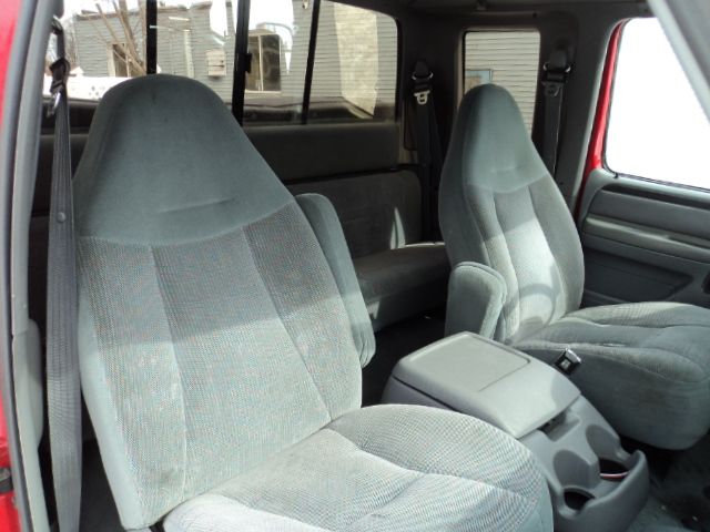 1997 Ford F250 S 2-door Hatchback