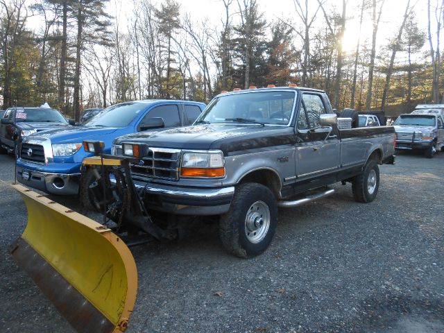 1997 Ford F250 Laredo 2WD V/6