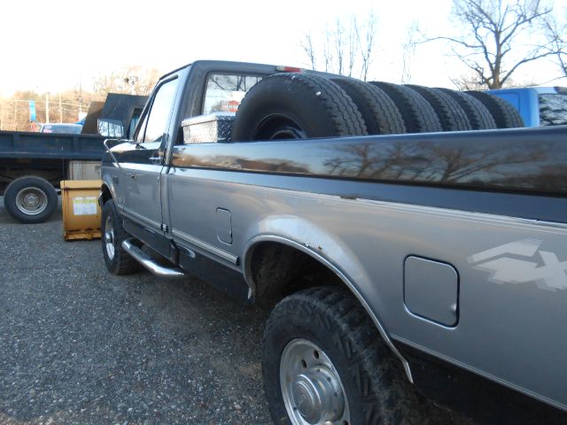 1997 Ford F250 Laredo 2WD V/6