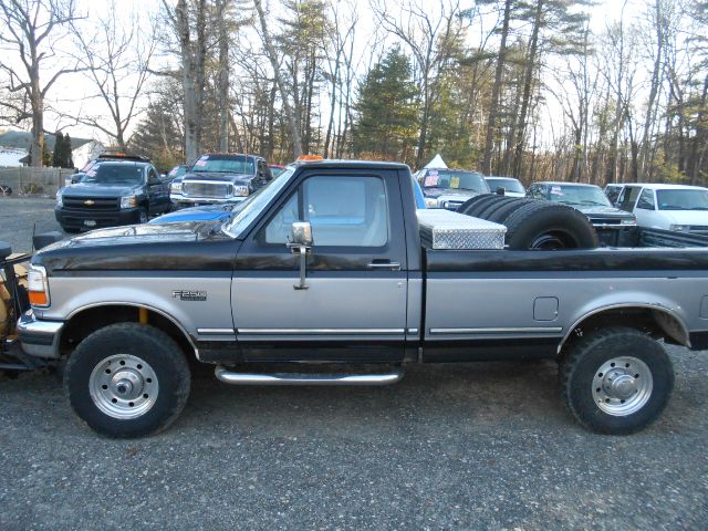 1997 Ford F250 Laredo 2WD V/6