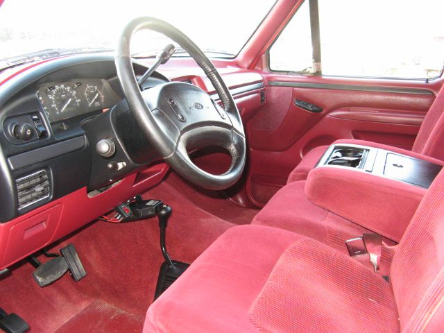 1997 Ford F250 S 2-door Hatchback