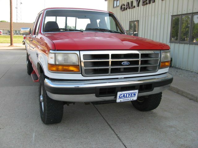 1997 Ford F250 S 2-door Hatchback